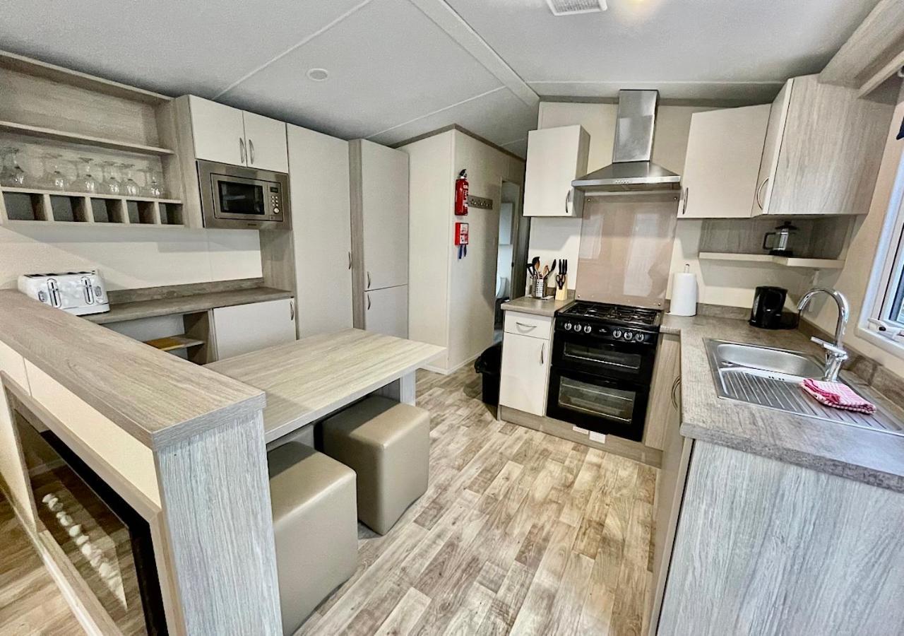 Luxury 3 bedroom caravan between Perranporth&Newquay, Cornwall New Quay Buitenkant foto